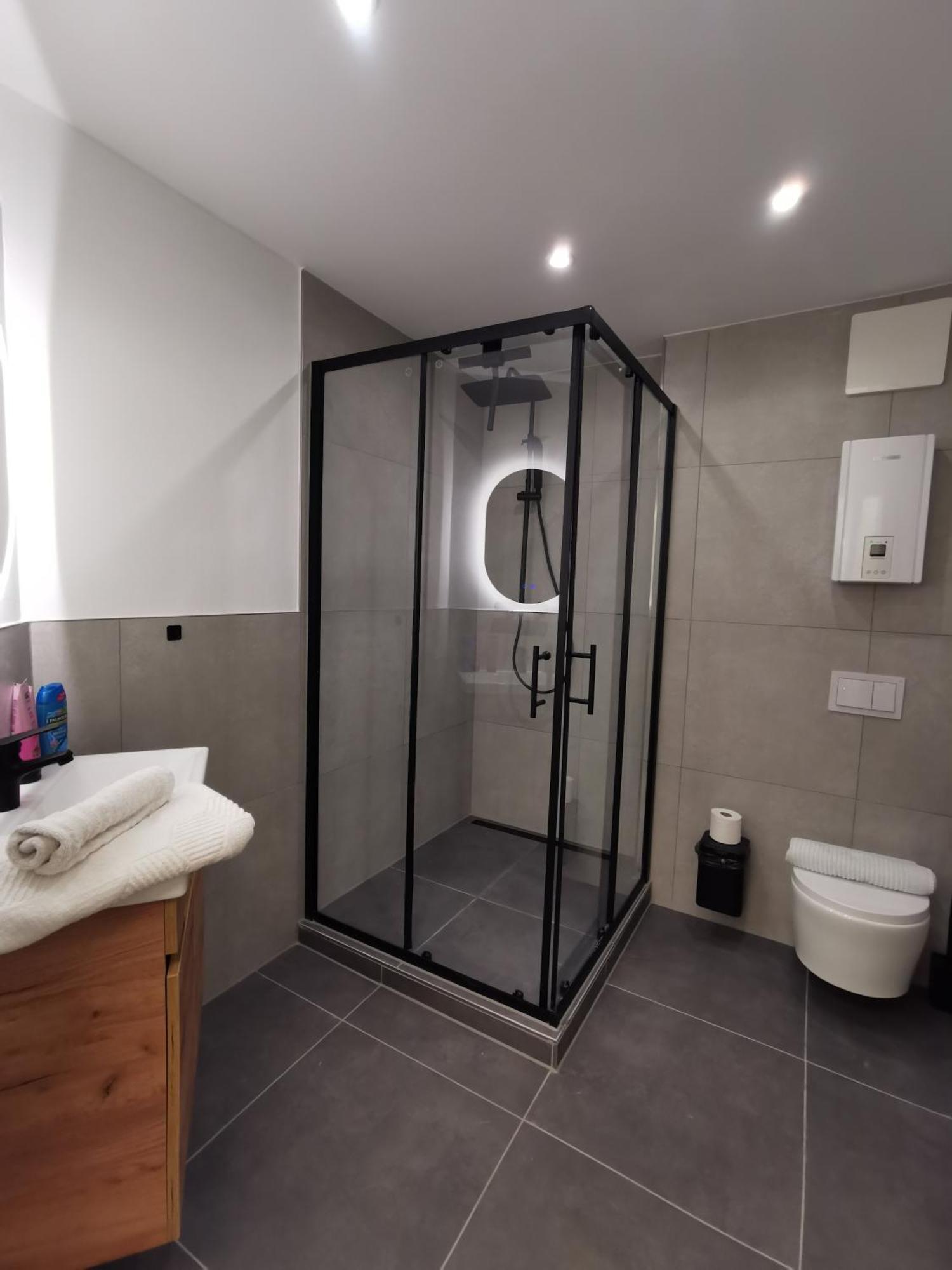 Smartapart - Design - Favorite Place - Full Equipment - Public Transport Apartment